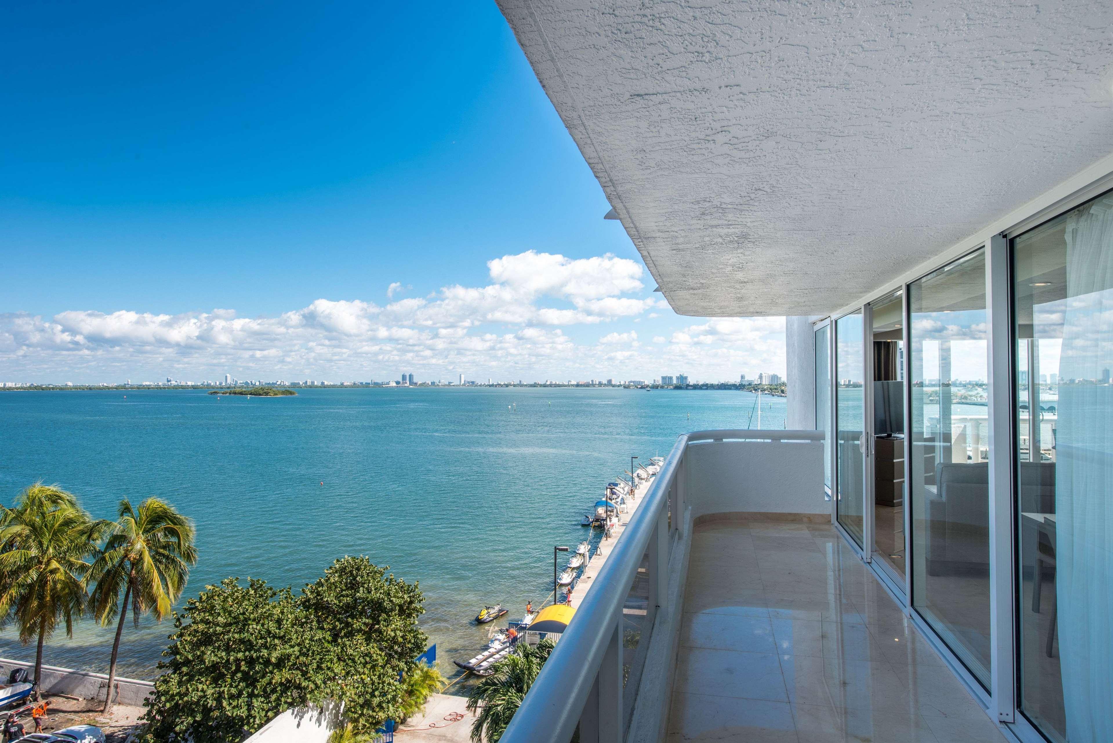 Doubletree By Hilton Grand Hotel Biscayne Bay Miami Kültér fotó
