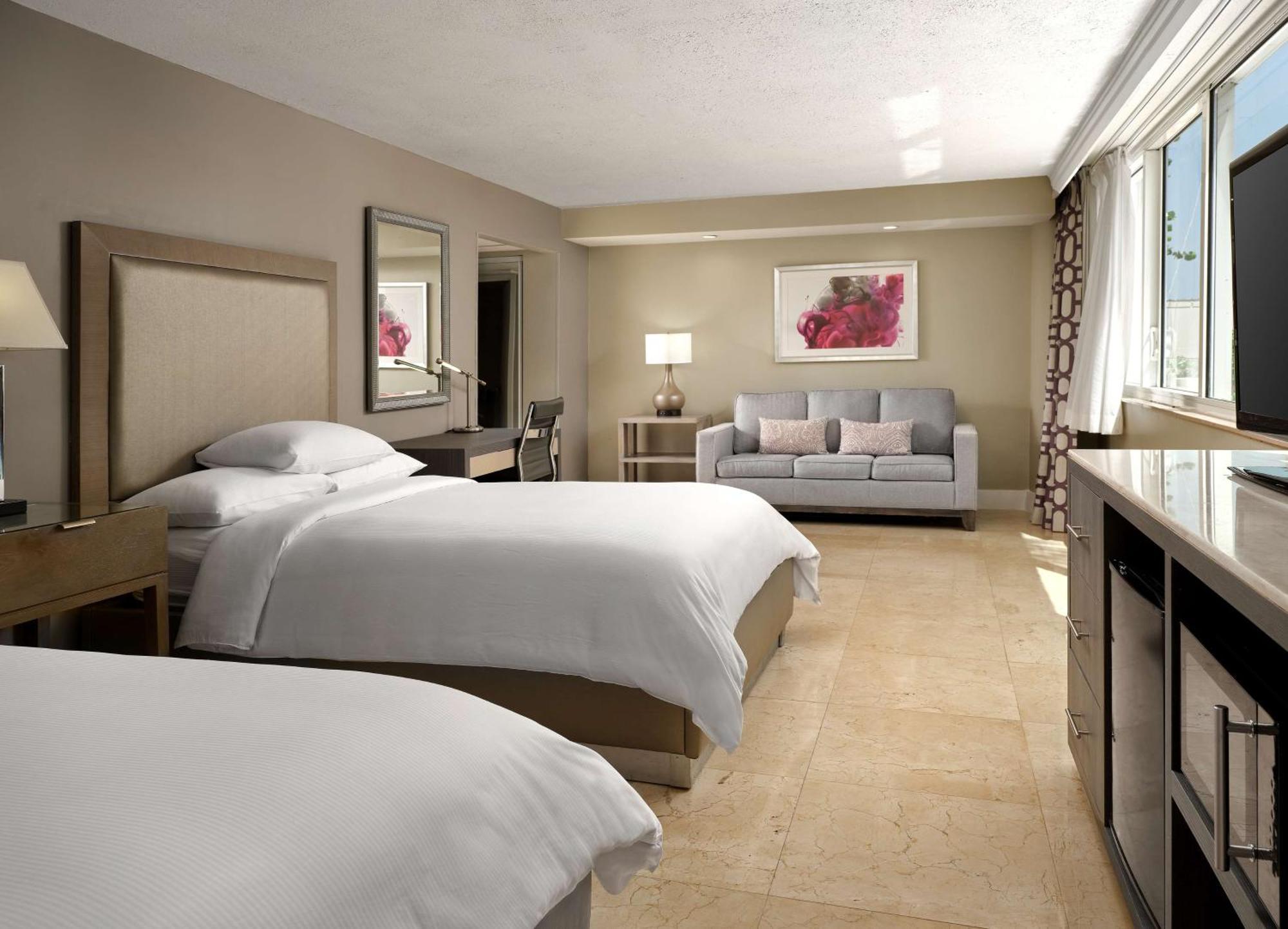 Doubletree By Hilton Grand Hotel Biscayne Bay Miami Kültér fotó