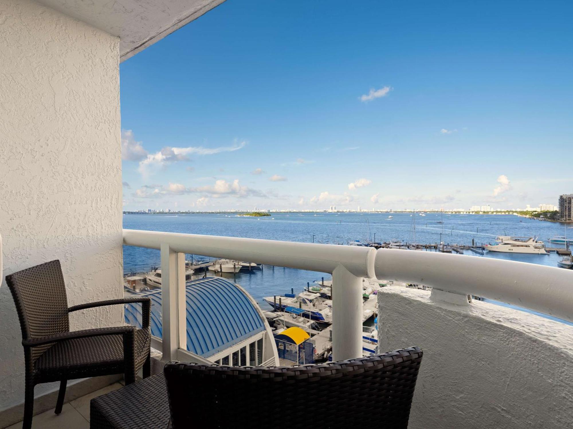 Doubletree By Hilton Grand Hotel Biscayne Bay Miami Kültér fotó